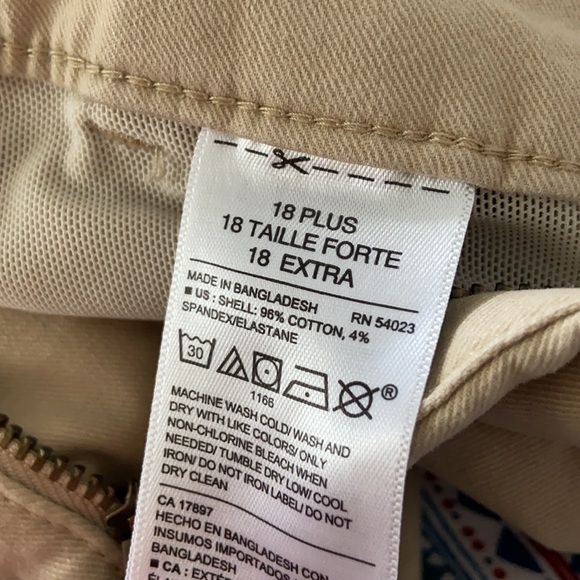 Old Navy boot cut khaki - Picture 4 of 4